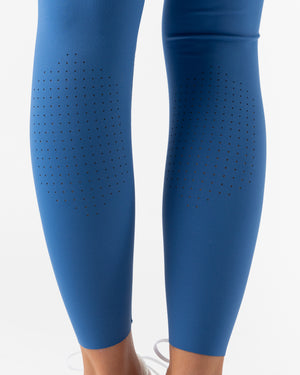 #color_Nouvean-Navy