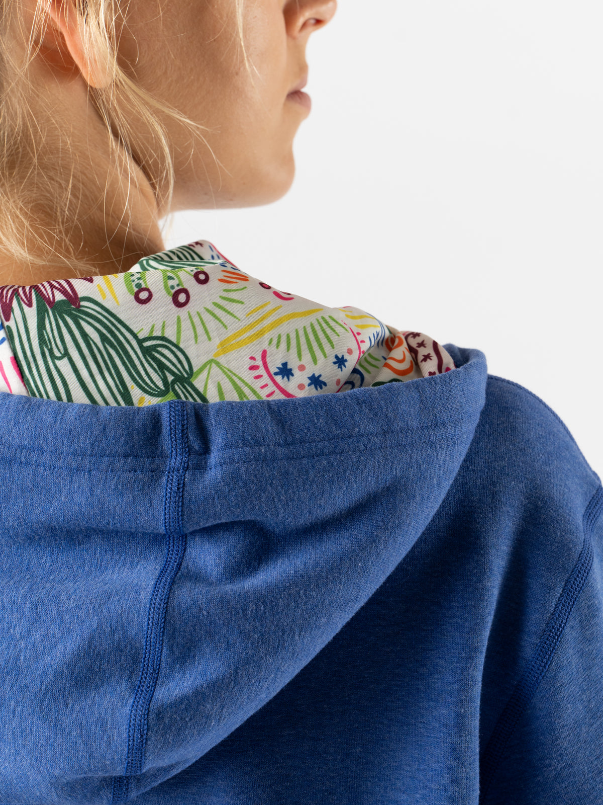 #Color_Dazzling-Blue