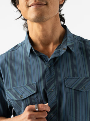 #Color_Black-Iris-Stripe