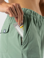 #Color_Iceberg-Green