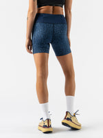 #Color_Dark-Blue-Mountain