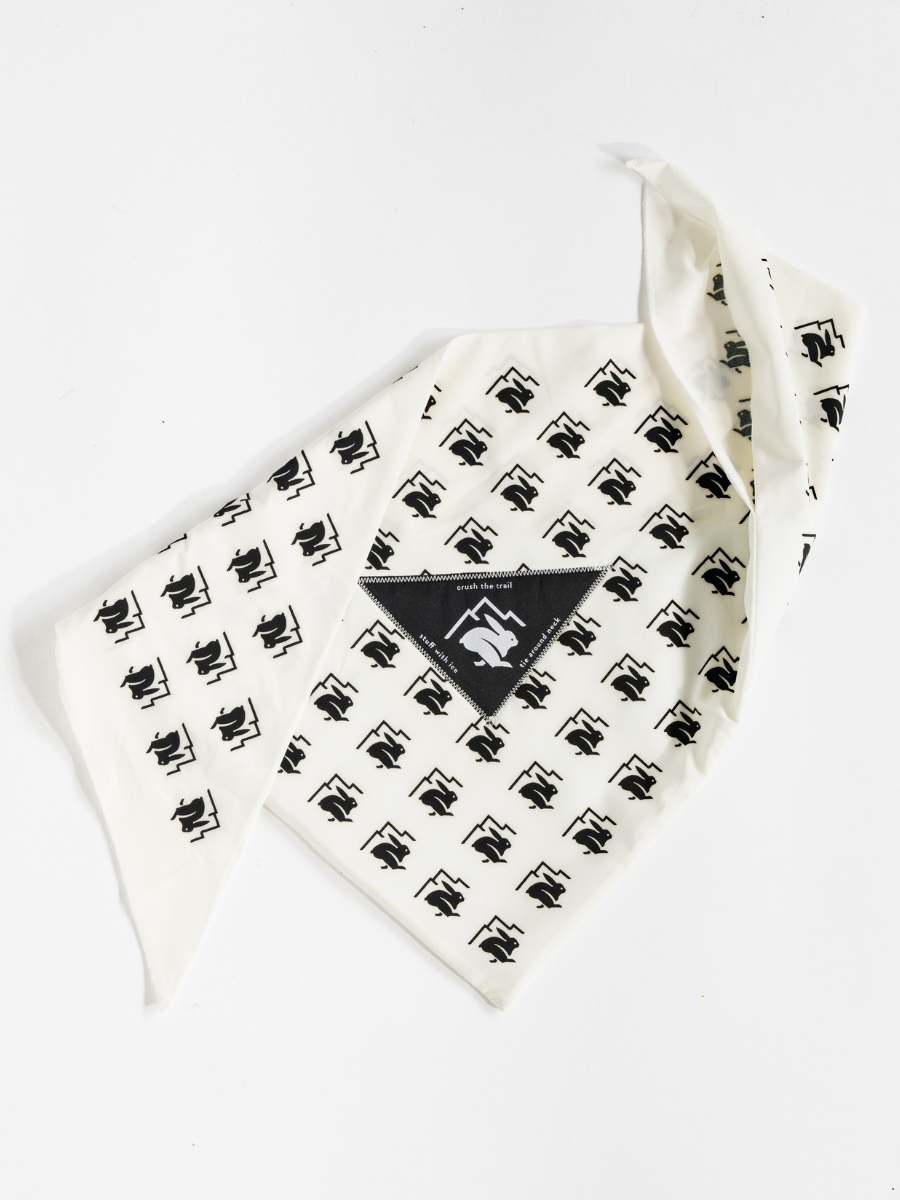 #Color_White-Black