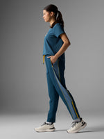 #Color_Insignia-Blue