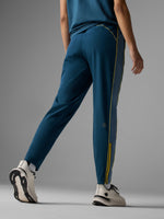 #Color_Insignia-Blue