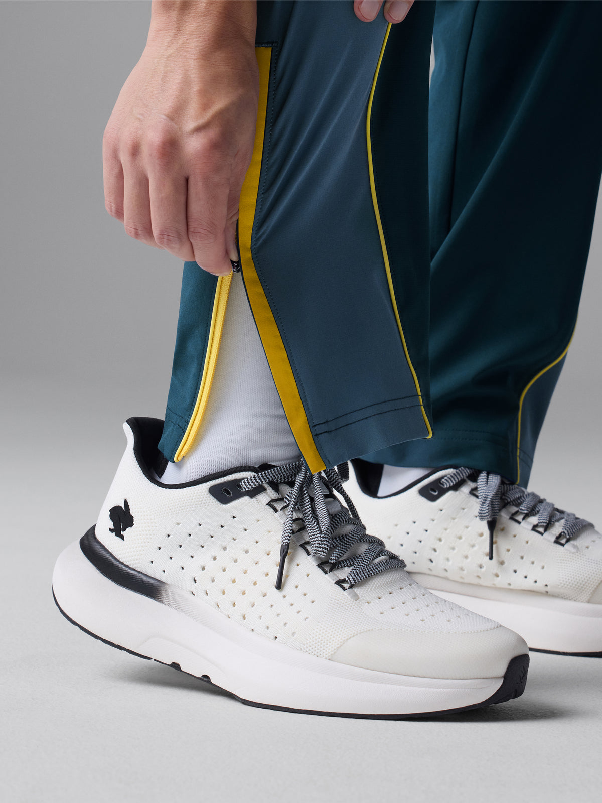 #Color_Insignia-Blue