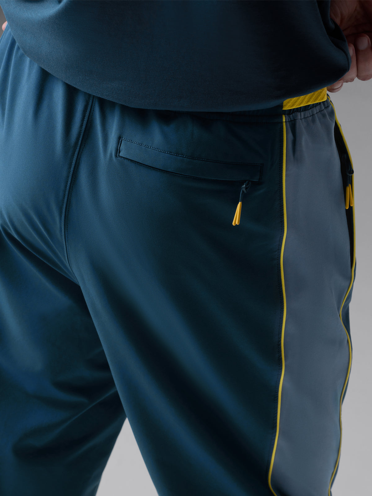 #Color_Insignia-Blue