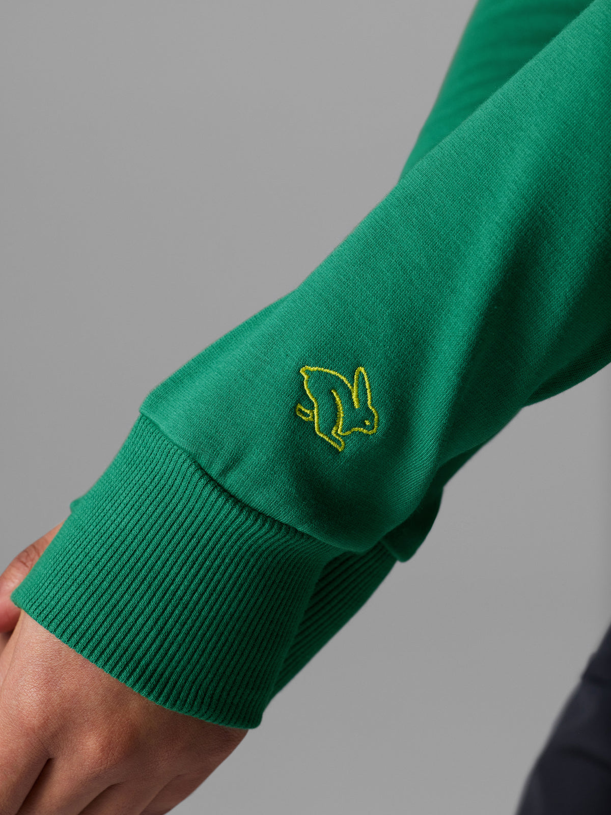 #Color_Verdant-Green