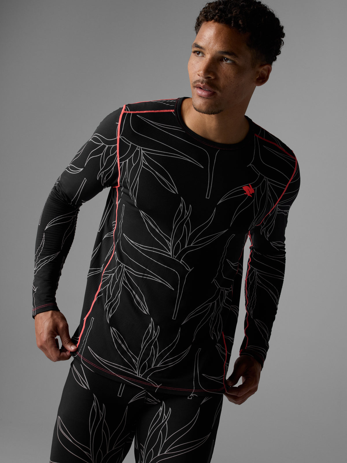 #Color-Black-Reflective