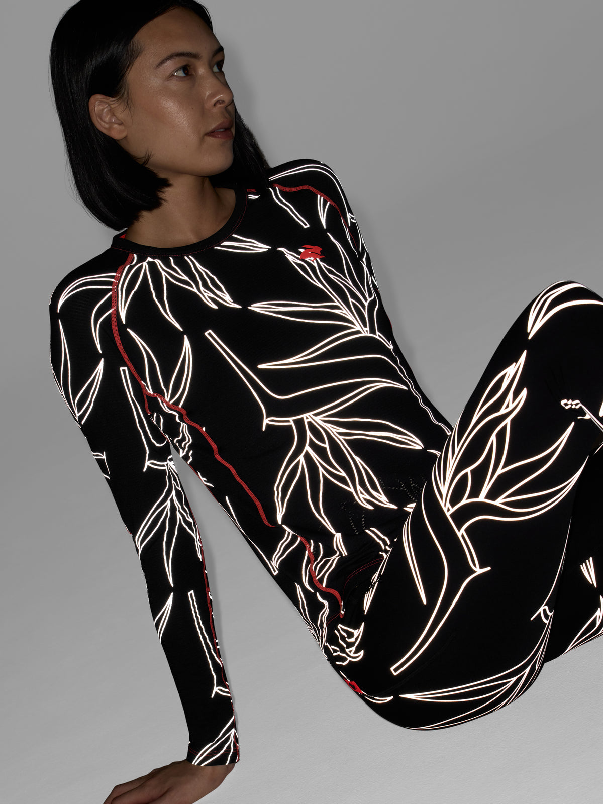 #Color_Black-Reflective