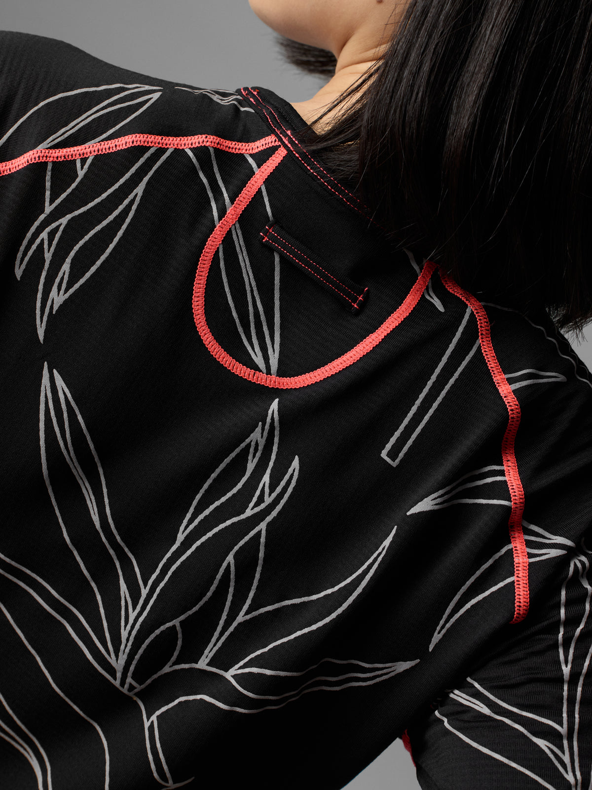 #Color_Black-Reflective