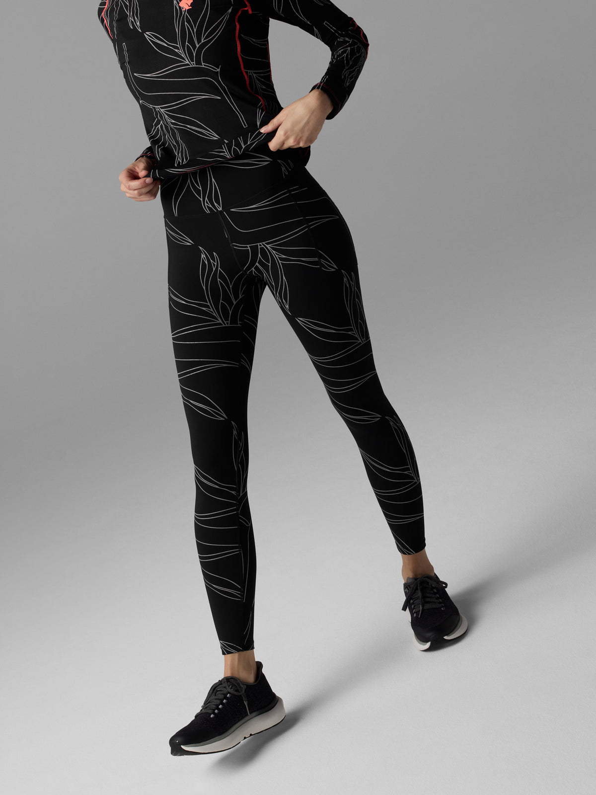 #Color_Black-Reflective