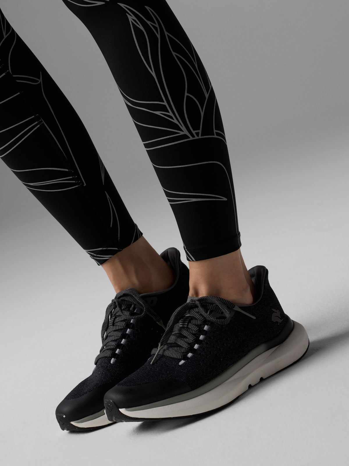 #Color_Black-Reflective